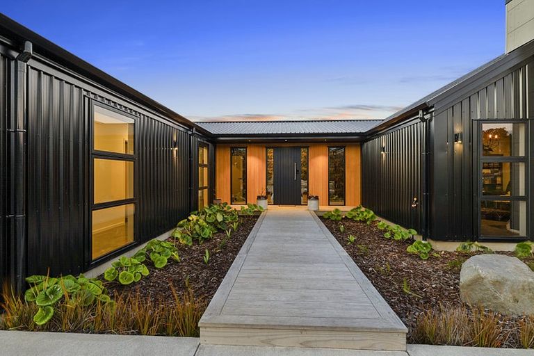 Photo of property in 1640 Mangorei Road, Mangorei, New Plymouth, 4371