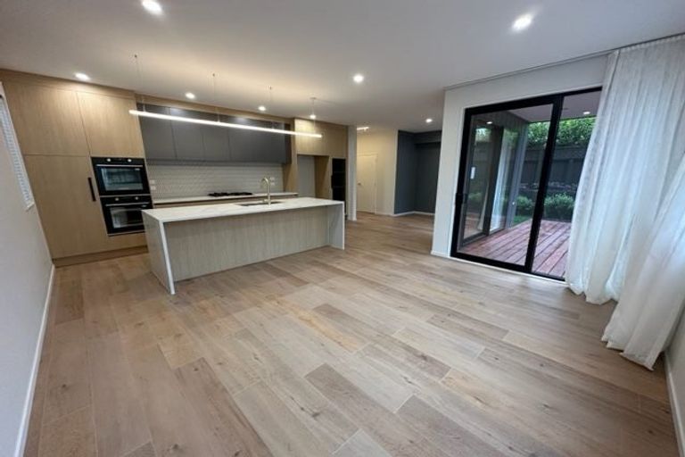 Photo of property in 8d Ringwood Street, Torbay, Auckland, 0630