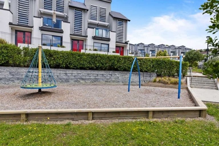 Photo of property in 70 Makamaka Lane, Albany Heights, Auckland, 0632