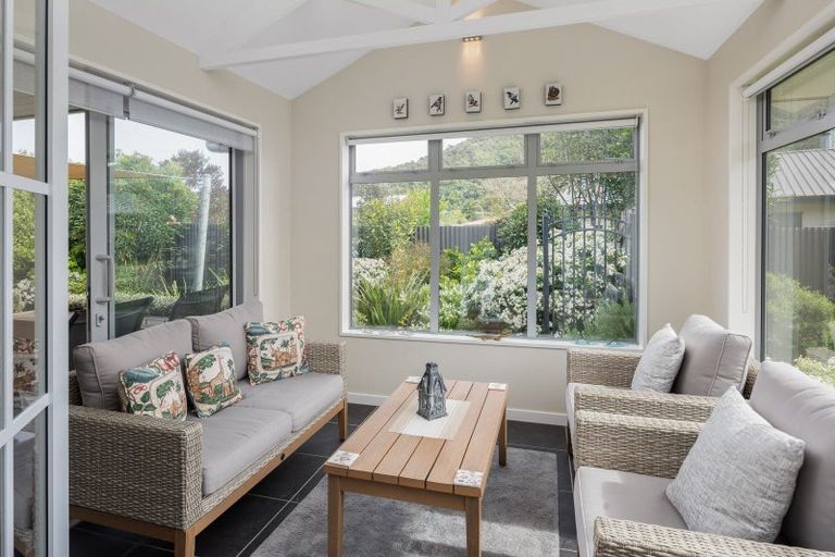 Photo of property in 6a Huia Street, Waikawa, Picton, 7220