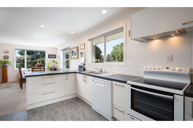 Photo of property in 75 Frankleigh Street, Somerfield, Christchurch, 8024