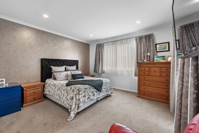 Photo of property in 587 Great South Road, Rosehill, Papakura, 2113