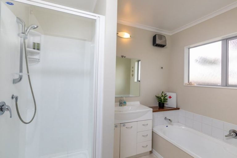 Photo of property in 2a Kapiti Crescent, Titahi Bay, Porirua, 5022