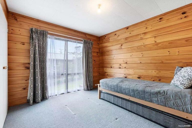 Photo of property in 151 Chivalry Road, Glenfield, Auckland, 0629