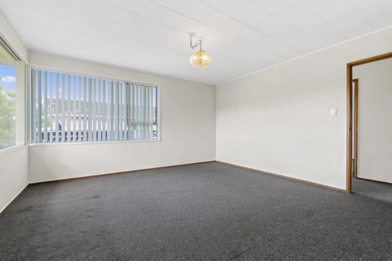 Photo of property in 1/8 Heathberry Close, Papatoetoe, Auckland, 2025