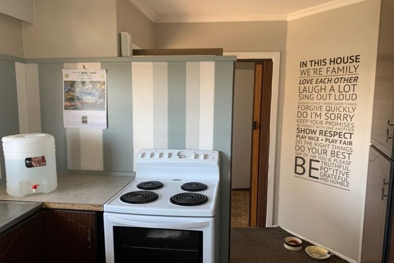 Photo of property in 37 Raleigh Street, Waitara, 4320