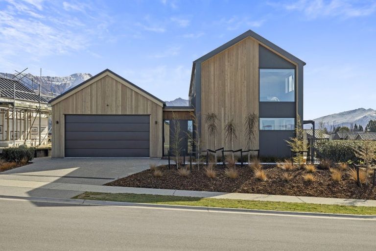 Photo of property in 21 Marjon Drive, Wanaka, 9305