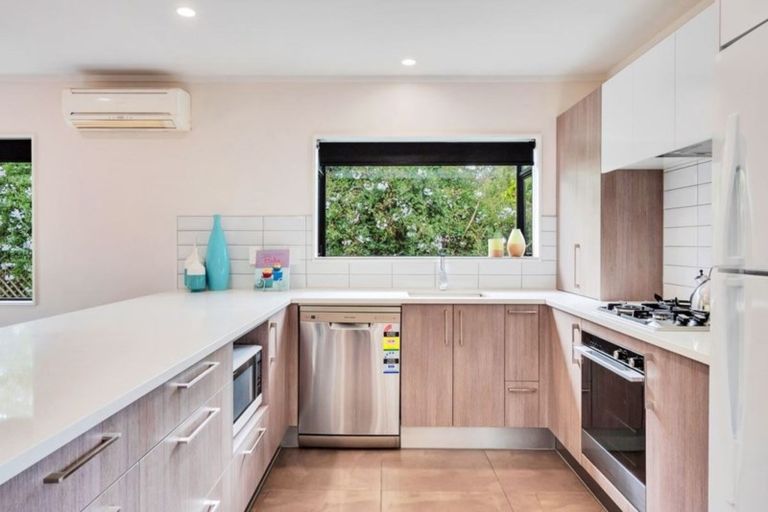 Photo of property in 2/54 Youngs Road, Papakura, 2110