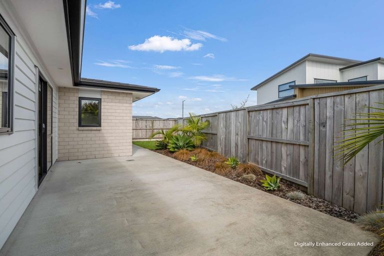 Photo of property in 13 Olney Court, One Tree Point, 0118