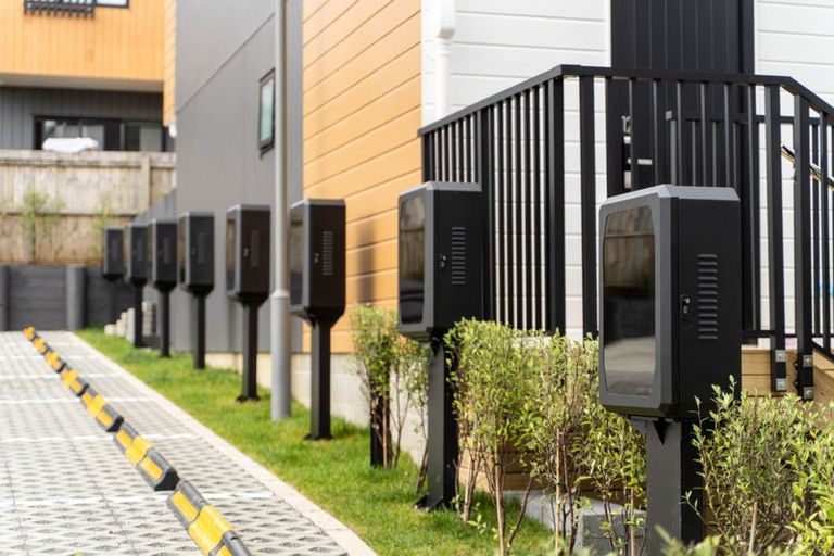 Photo of property in 42 Captain Scott Road, Glen Eden, Auckland, 0602