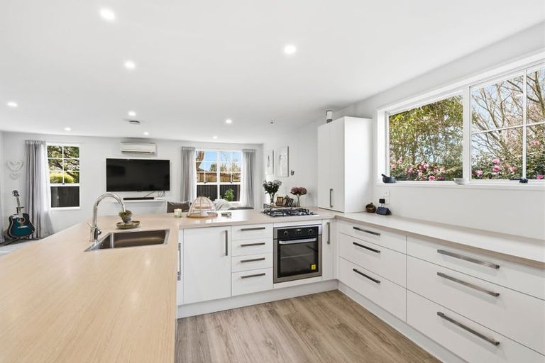 Photo of property in 7 Calbreath Place, Russley, Christchurch, 8042