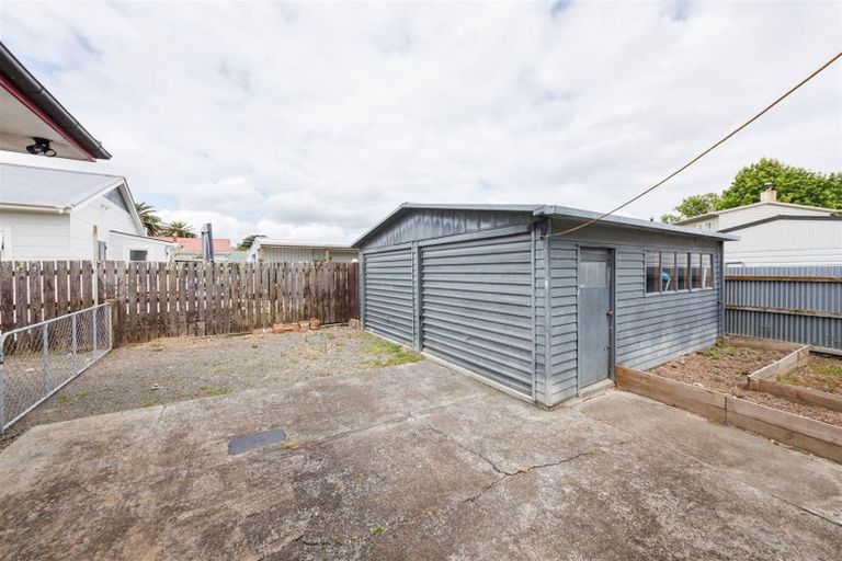 Photo of property in 71 Bridge Street, Bulls, 4818