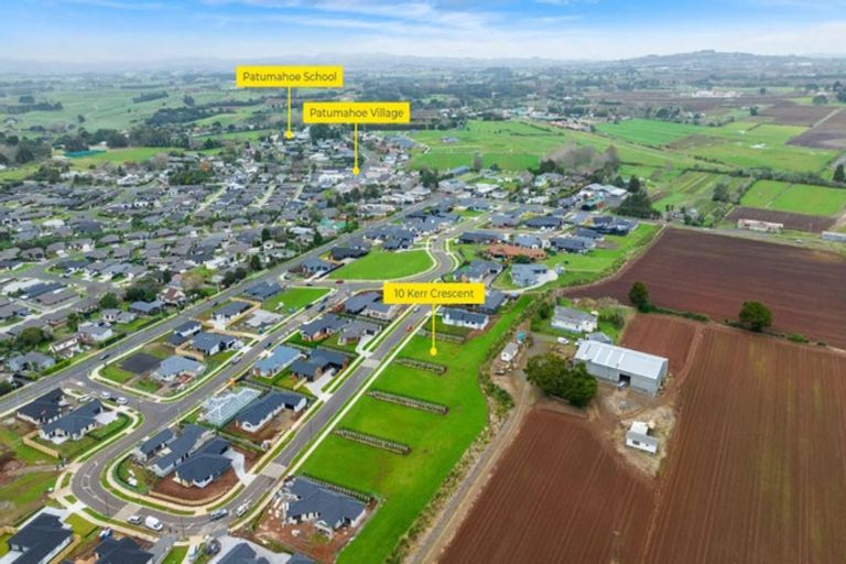 Photo of property in 10 Kerr Crescent, Patumahoe, 2679