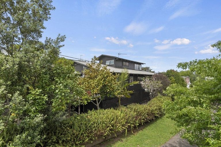 Photo of property in 37 Belle Vue Avenue, Northcote Point, Auckland, 0627
