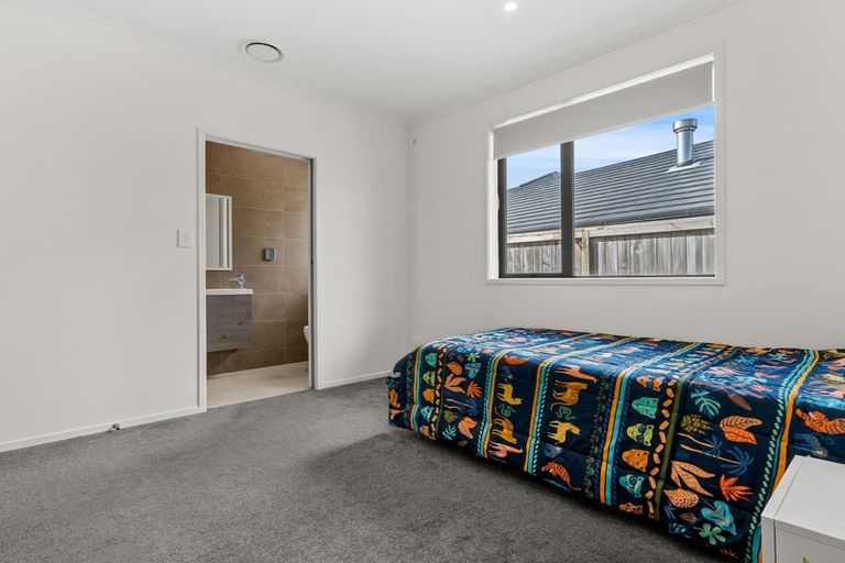 Photo of property in 2d Country Club Lane, Waiuku, 2123