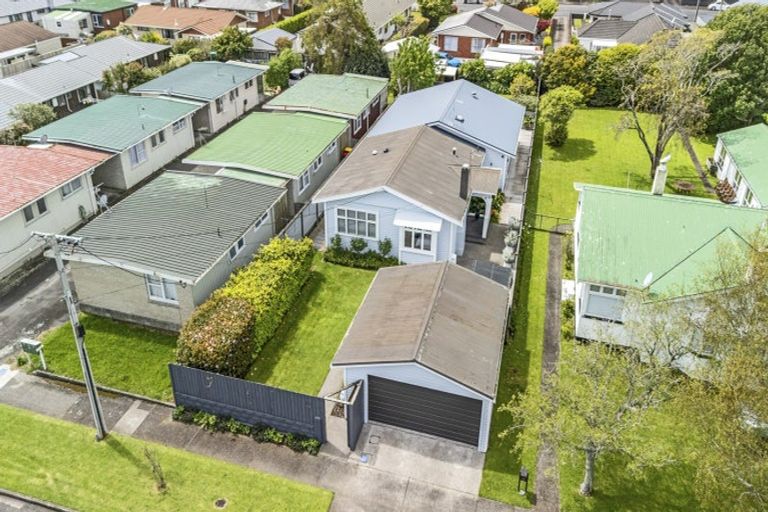 Photo of property in 33 Ballance Street, Lower Vogeltown, New Plymouth, 4310