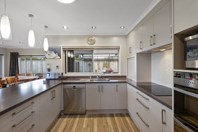 Photo of property in 8 Margaret Alice Close, Whalers Gate, New Plymouth, 4310