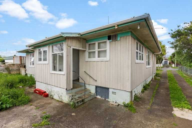 Photo of property in 1 Mckean Avenue, Manurewa, Auckland, 2102