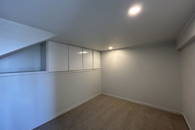 Photo of property in 7 Shearwater Rise, Rothesay Bay, Auckland, 0630