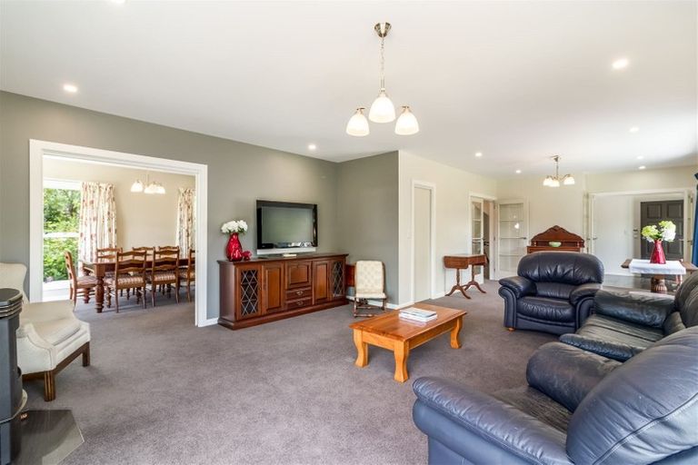 Photo of property in 633 Harewood Road, Harewood, Christchurch, 8051