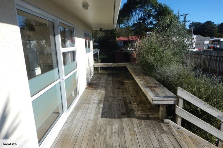 Photo of property in 13 Seaview Road, Marfell, New Plymouth, 4310