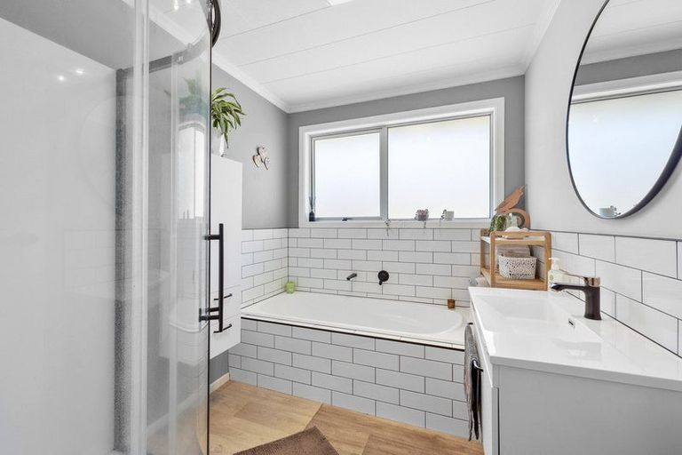 Photo of property in 31 Hutchins Street, Waitara, 4320