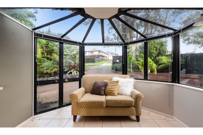 Photo of property in 29 Glencoe Road, Browns Bay, Auckland, 0630
