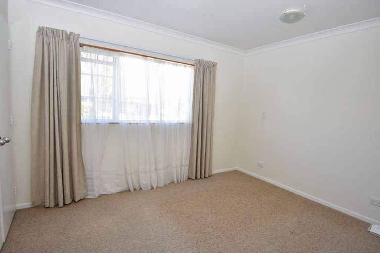 Photo of property in 72 Pembroke Street, Carterton, 5713