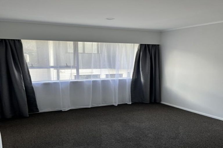 Photo of property in 64a Clayburn Road, Glen Eden, Auckland, 0602