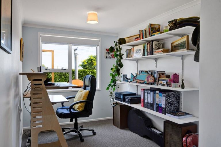 Photo of property in 8 Hussey Street, Oakura, 4314