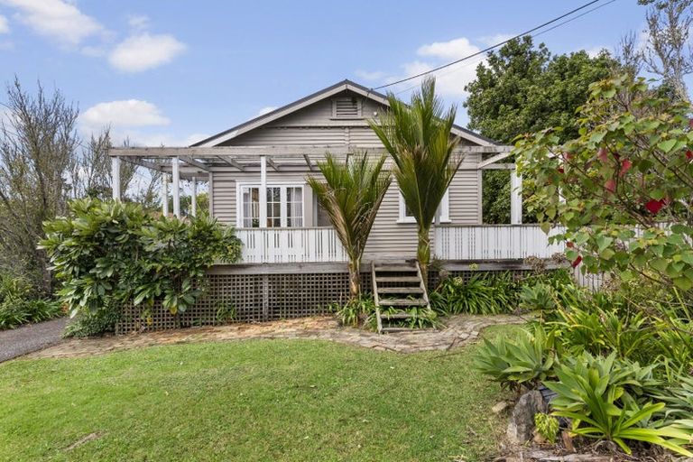 Photo of property in 33 Roland Road, Greenhithe, Auckland, 0632