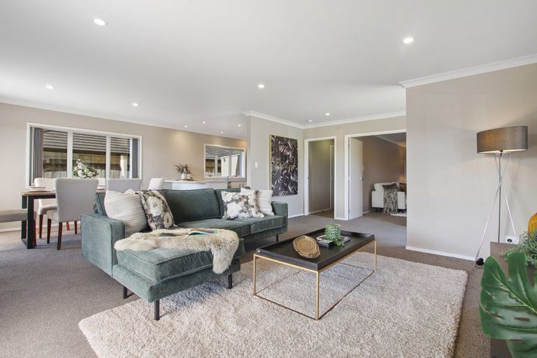 Photo of property in 543 Scenic Drive, Waiatarua, Auckland, 0612