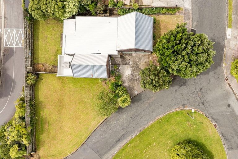Photo of property in 18 Langwell Place, Papakowhai, Porirua, 5024
