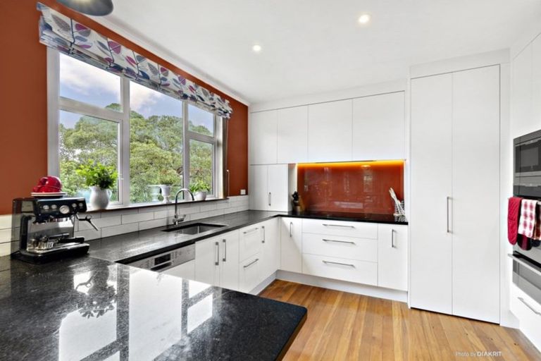 Photo of property in 20 Homewood Crescent, Karori, Wellington, 6012