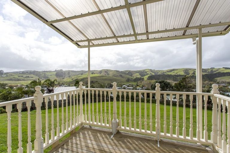 Photo of property in 8 Forlong Rise, Helensville, 0800