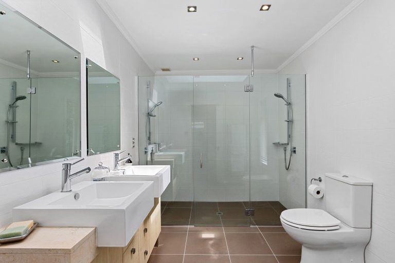 Photo of property in 101 Aikmans Road, Merivale, Christchurch, 8014