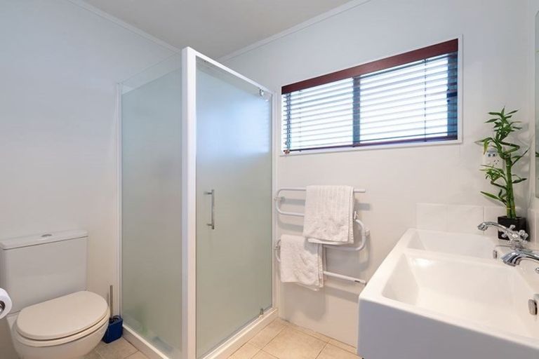 Photo of property in 4 Robinia Place, Snells Beach, 0920