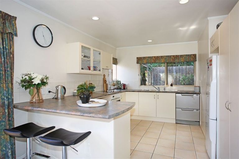 Photo of property in 35a Youngs Road, Papakura, 2110