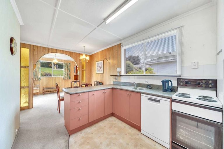 Photo of property in 12 Oxford Street, Holmes Hill, Oamaru, 9401