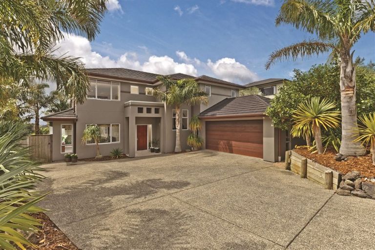 Photo of property in 162 Kittiwake Drive, Schnapper Rock, Auckland, 0632