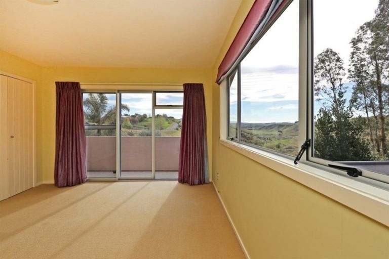 Photo of property in 100 Tironui Drive, Taradale, Napier, 4112