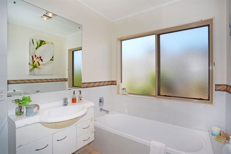 Photo of property in 35a Youngs Road, Papakura, 2110