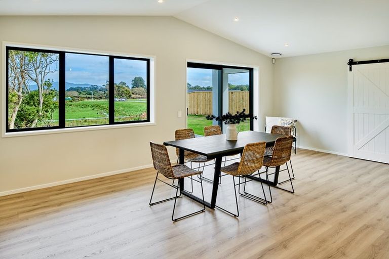 Photo of property in 6 Pihoihoi Close, Waikanae, 5036