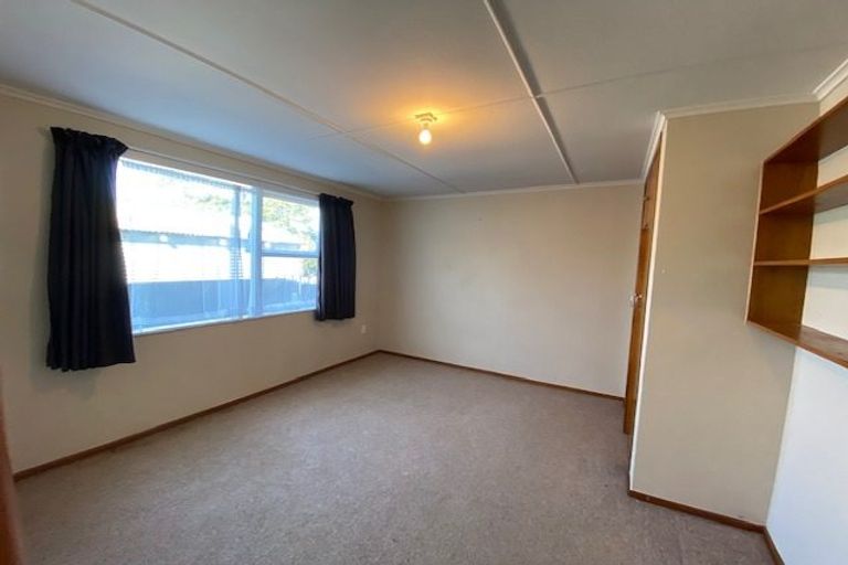 Photo of property in 2/502 Saint Aubyn, Hastings, 4122