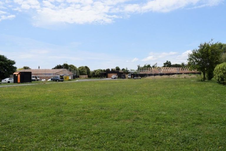 Photo of property in 17 Tararua Crescent, Otaki, 5512