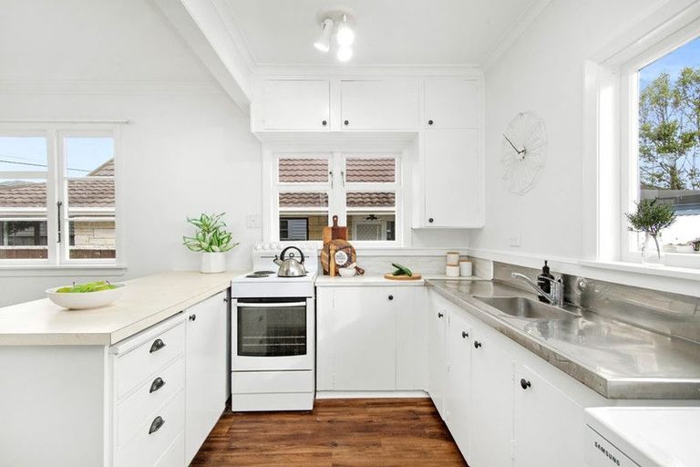 Photo of property in 965 High Street, Avalon, Lower Hutt, 5011