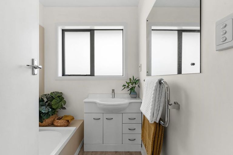 Photo of property in 39 Bevington Street, Avonhead, Christchurch, 8042