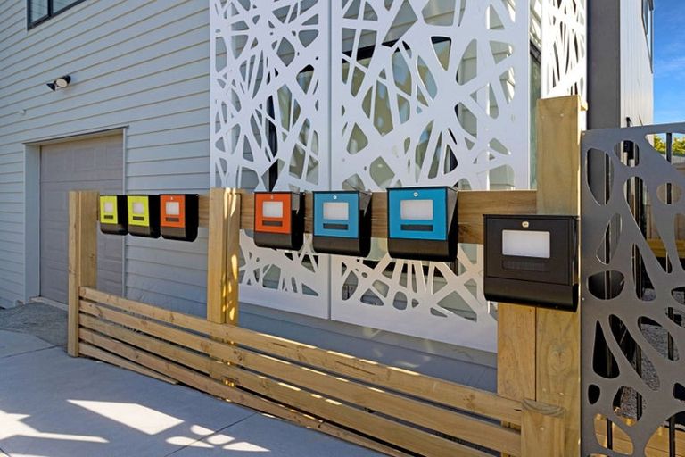 Photo of property in 2/3238 Great North Road, New Lynn, Auckland, 0600