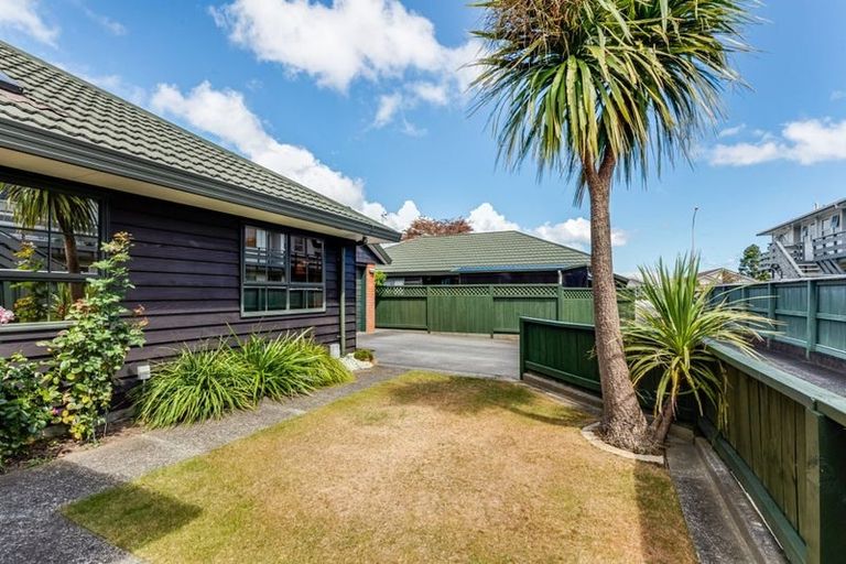 Photo of property in 2/45 Brunswick Street, Hutt Central, Lower Hutt, 5010