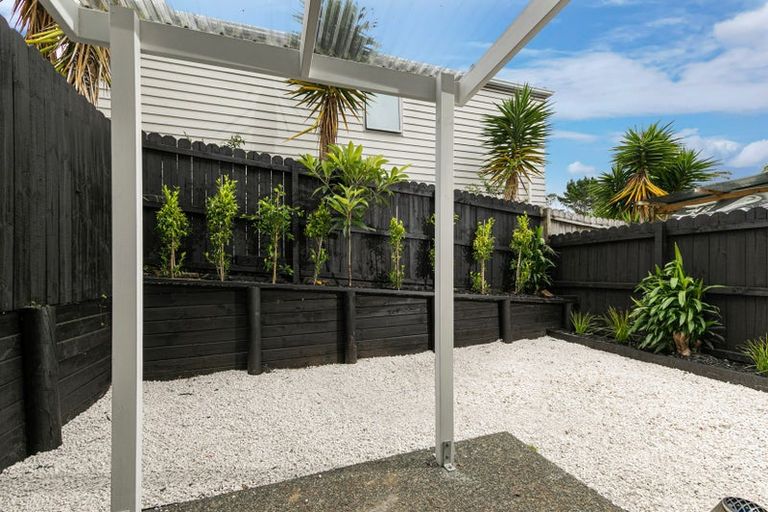 Photo of property in 35 Rakich Place, Henderson, Auckland, 0612